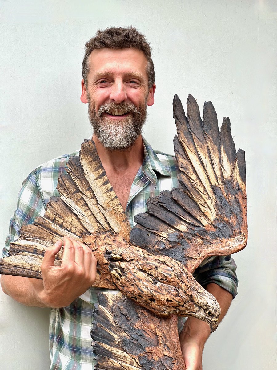 SculptureSimon's tweet photo. @sykesjeff This is my bird in flight , I use my hands and clay to capture nature rather than a camera . https://t.co/7qo2yfSYek
