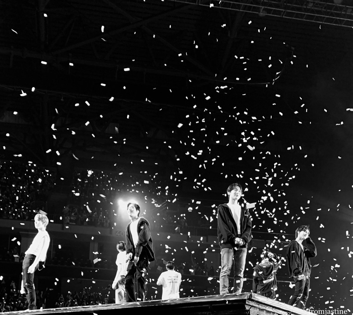 fromjastine's tweet photo. [230204] MANIFESTO IN MANILA   

my life without you is a misery 
#MANIFESTO_IN_MANILA #MANIFESTO_IN_MANILA_D2 https://t.co/LszWR386nl
