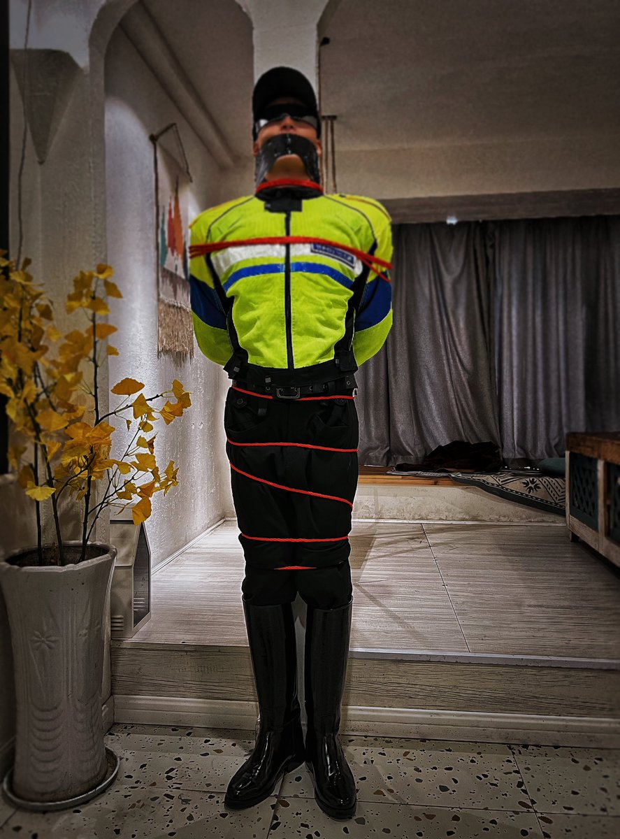 BootMxs's tweet image. 被______.