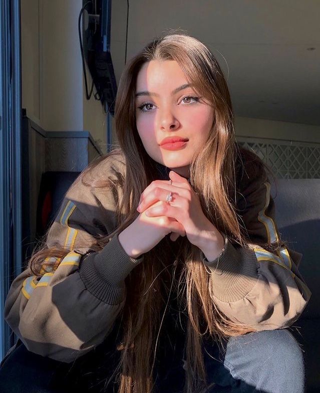 أحيــاناً 
كم نتمنى أن يكون للحــروف 
صوتاً لـ تصرخ بدلاً عنا 
 حين يخطفنـا الصمت
حين يكــون مافي القلــب 
أكبــــر من أي لـفظ او بـوح ❤️