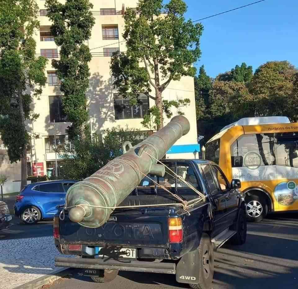 sptnikFR's tweet photo. Suite aux efforts de rétro-ingénierie de l'équipe de @R_DeCastelnau sur les CAESAR, la Russie a enfin sorti son premier prototype qui sera bientôt testé dans la région de #Bakhmut.

#GuerreEnUkraine https://t.co/9DRLpNHNxL