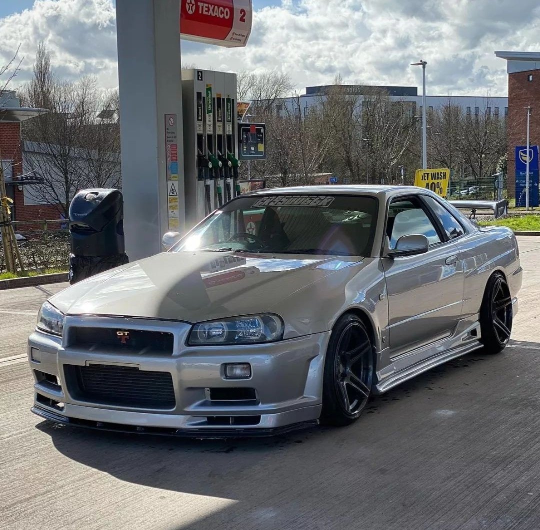 Nissan GT-R34 Skyline 🦈