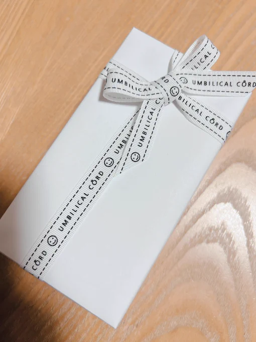 結婚10年を記念して娘のバースデーリング買ったところで夫婦お揃いの指輪を買いました今日やっと届いた〜!これからもよろしくね旦那〜! 