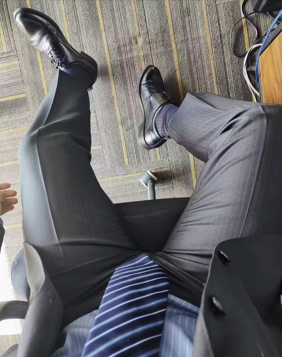 suitman005's tweet photo. 烟火起
照人间
举杯 敬此年愿新春以后
吉吉利利 百事都如意
一岁一礼 一寸欢喜
欢愉且胜意 万事皆可期 https://t.co/xudJLy8dkf