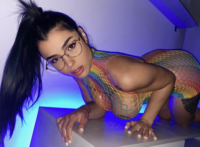 RT y ❤️ para fotos m&aacute;s expl&iacute;citas aqu&iacute; &hellip;. 😝 https://t.co/9pgSCcjLDM