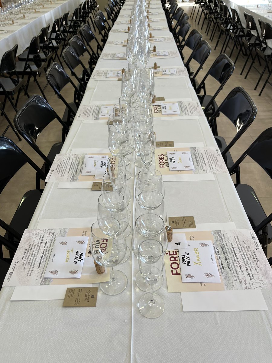 Ja està tot preparat per al Forès Viu el Vi amb el <a href="/CARLANIACELLER/">CARLANIA CELLER</a> , avui a les 18h!!🍷🍷
