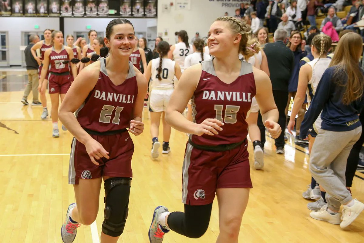 KyleNeddenriep's tweet photo. Tough? I'd say. Danville senior Isabelle Wooten is not only playing on a torn ACL, but she hit four 3-pointers in the first half of Danville's sectional semifinal win. Sets up a Danville vs. Cascade sectional championship. https://t.co/JuByJC2xkQ https://t.co/k9o1dHwYzV