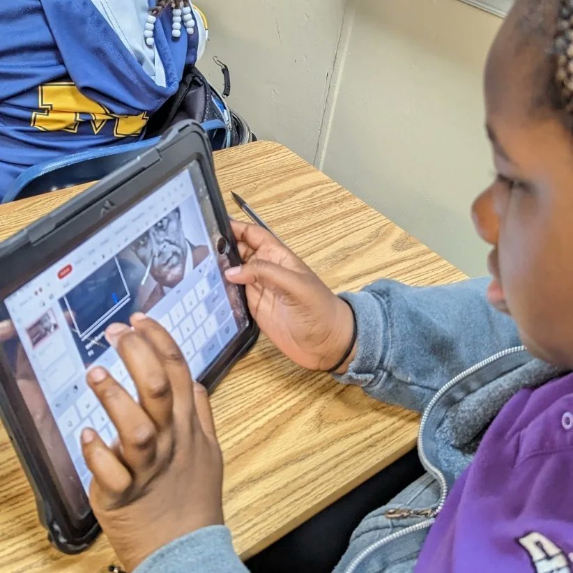 ShenandoahMS's tweet photo. Mrs. Rey's science classes are working on their research and presentation skills. Next week, they will be explaining to their classmates about how African American scientists have contributed to society. #SMSScience @MDCPS @MDCPSCentral @SuptDotres @miamimagnets @MariTereMDCPS https://t.co/7Xy9JrwizY