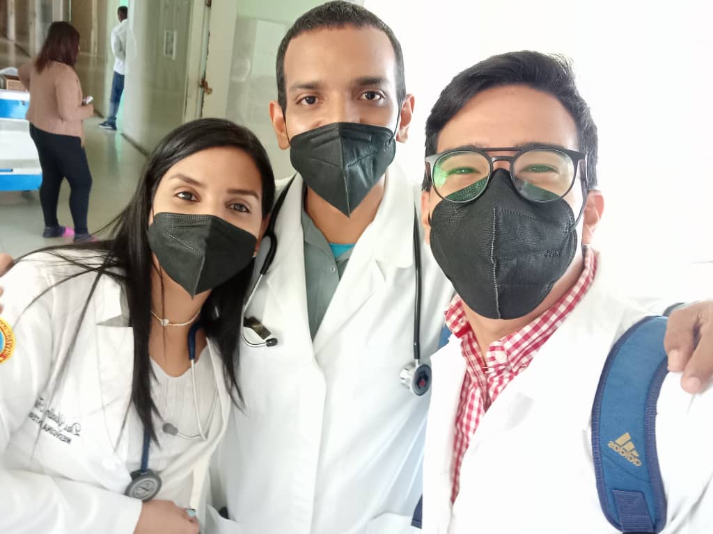 Luisepintoh's tweet photo. A veces el destino de nuestro viaje no es lo que esperamos, aún asi agradezco a todas las personas que me acompañaron en este camino.
PD: A quienes acompañe les pusieron varios nombres, pero al final ellos eligieron uno: #LosKillers https://t.co/KjckySRxMt