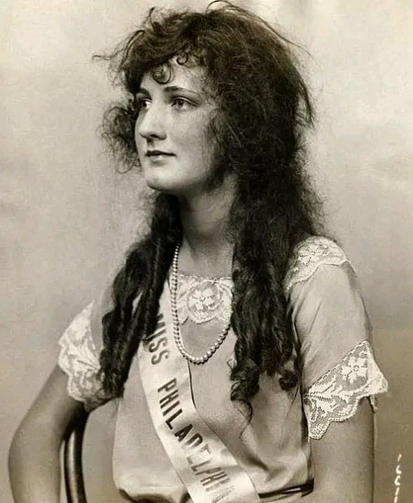 Miss America, 1924.
#quackityspace #anshaafridi #NHLAllStar #eurosong2023 #GRAMMYs #GRAMMYs #WorldCancerDay #Thabang𓃵 #ShaheenAfridi #Balloon #ShaheenAfridi #famemma17 
#TheRiver1Magicstar  
#BBTitans 
#KgopoloReports