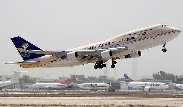 فديو يوتيوب لعشاق ملكة السماء ✈️ B747 واحتفالية مغادرة اخر طائره خط الإنتاج ✈️ مصنع بوينج 
والشي الج...