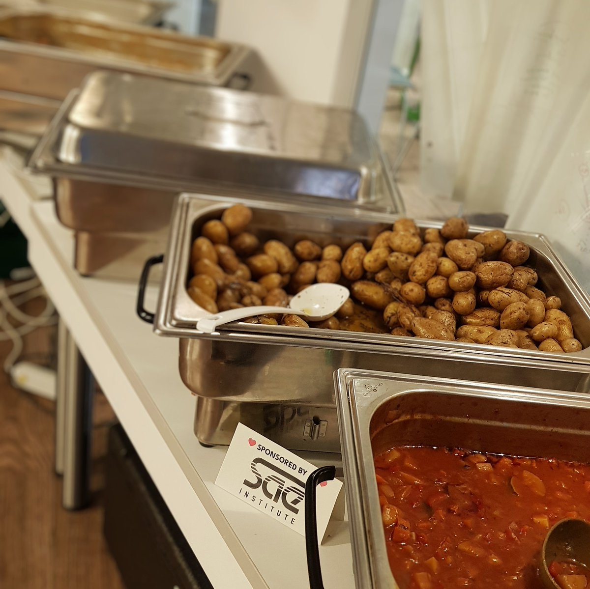 GGJBerlin's tweet photo. Lunchtime! By now, most projects are on their way and what could mark that point better than a hearty lunch by @sae_institute, who are also hosting the location for us @globalgamejam #berlin #ggj23. Thanks a lot that we can be here! https://t.co/RXkBhX8U2S