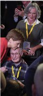 So sad that this @theSNP legend and my dear friend - one of my favourite people in the world - has left us. Allan Angus lit up every room and always made me smile. Despite his frailty, he was determined to be at our conference last year & I’m so glad he made it. I’ll miss him 💛