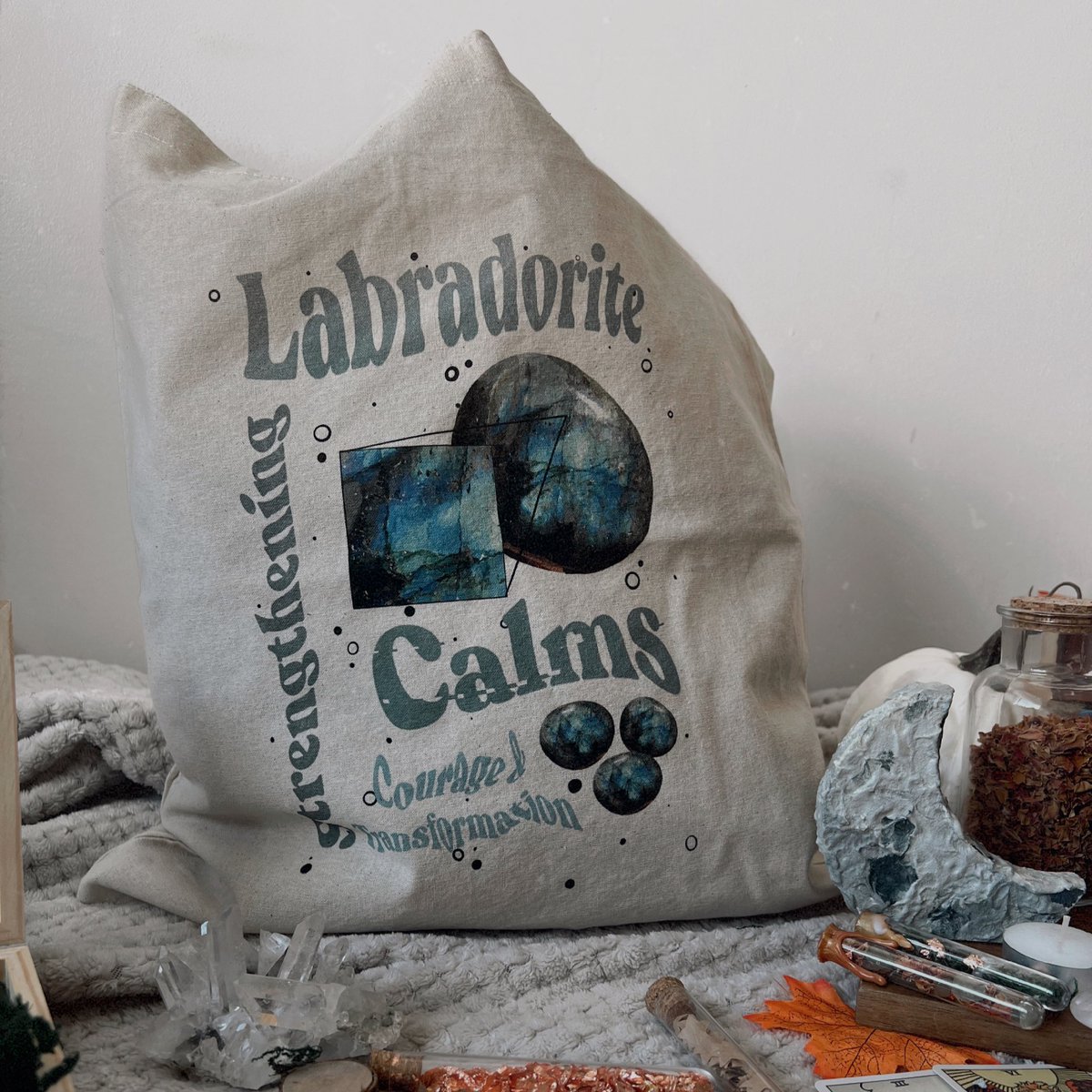 Last chance to buy our tote bags, all just £6 each as I’m closing down <a href="/threadedmoons/">ThreadedMoons 🌙</a> to focus on my other little biz. 

Any rts would be greatly appreciated, any sales are helping me pay my bills for this month. 

Threadedmoons.co.uk 

Everything is 20% off - no code needed