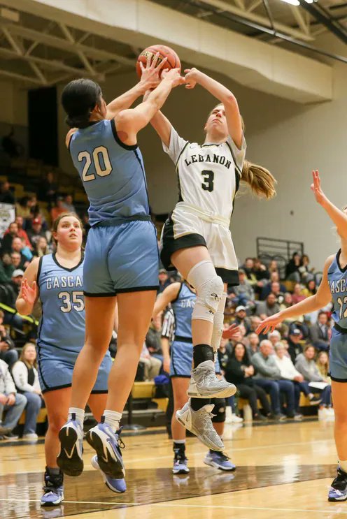 Tough? I'd say. Danville senior Isabelle Wooten is not only playing on a torn ACL, but she hit four 3-pointers in the first half of Danville's sectional semifinal win. Sets up a Danville vs. Cascade sectional championship. bit.ly/3HzkKJL