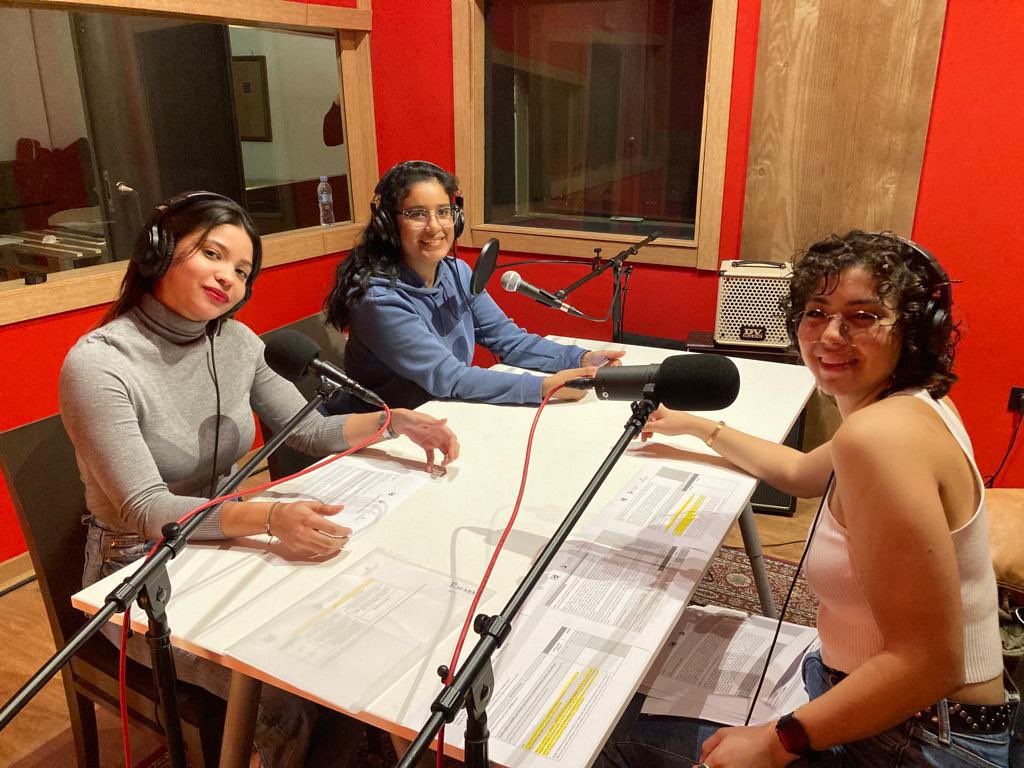 pazydesarrollo's tweet image. América, Paula e Isabella quieren invitarte a su café semanal.

Súmate el lunes 6 de febrero a las 20.00h (hora de España) en el programa Arketipos de @AireLatinoRadio. Escúchalo en:

📻 La 88.5FM/App
💻 Online por aquí: airelatinoradio.es/aire-latino-88… 
🎦 Facebook Live

#ElPoderdelaVoz