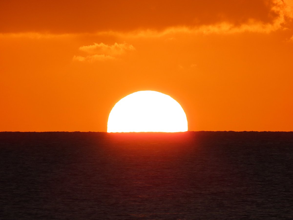 Sadly back in the UK! However looking forward to <a href="/7OaksM1s/">Sevenoaks HC Mens 1s</a> winning today!
I will be there with the new <a href="/SevenoaksVine/">Sevenoaks Vine Club</a> Membership cards, giving a discount over the bar, for those that have already signed up! If you haven't signed up yet you are missing out! <a href="/SevenoaksHC/">SevenoaksHC</a> <a href="/SVCC1734/">Sevenoaks Vine</a>