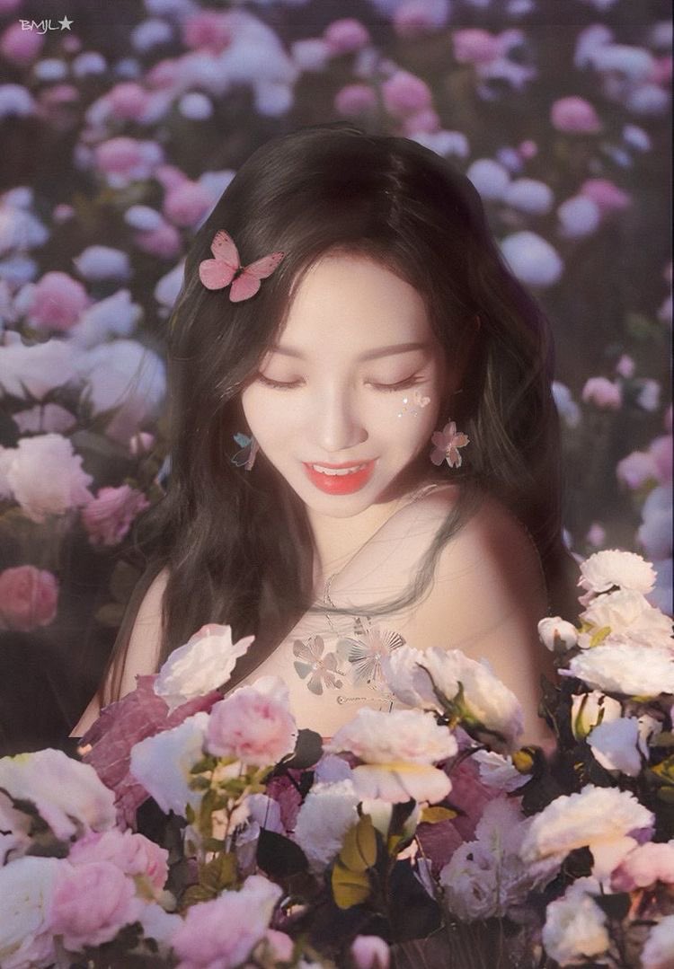 Disclaimer.

Due to Twitter's new privacy police, I’m here to declare that I’m not the real Karina/Yoo Jimin. This account has nothing to do with her and her group (Aespa). This account is handled by a fan for roleplay purposes only.

Regards.