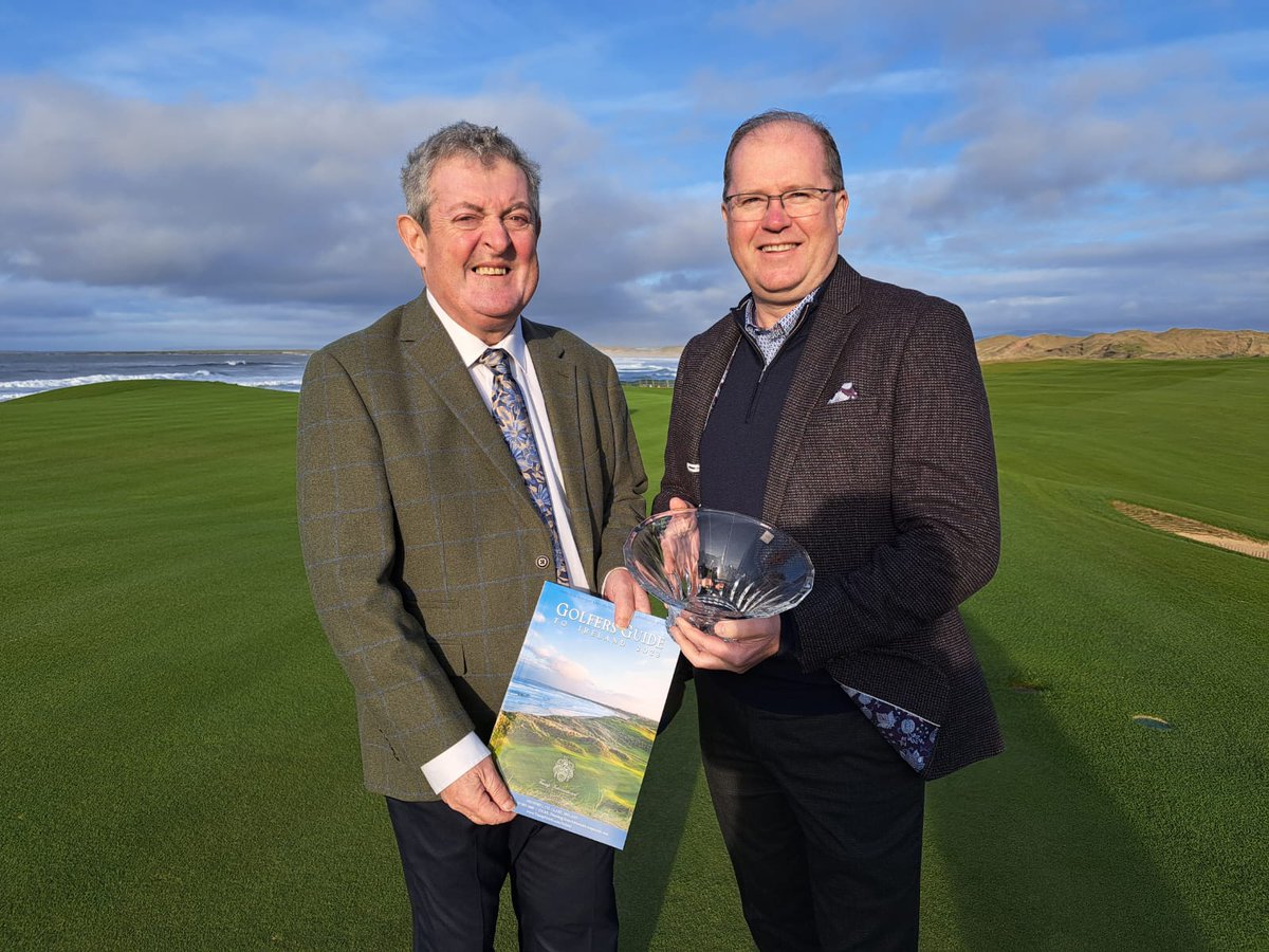 Golfers Guide to Ireland Clubhouse Award presented to Joe Russell GM <a href="/TrumpDoonbeg/">Trump Ireland</a>