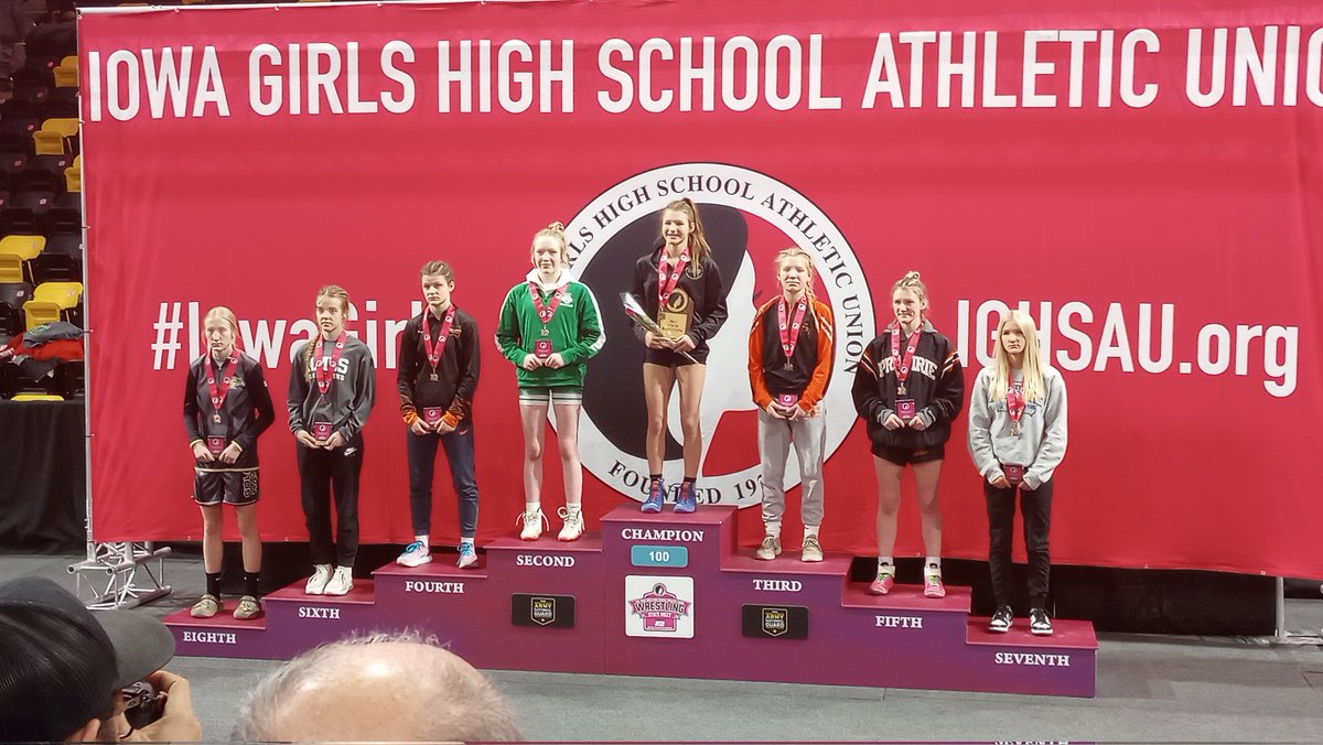 Congratulations to Gabi Robertson on an outstanding season! Gabi finished in 8th place at this week's 1st IGHSAU Girls State Wrestling Tournament. Gabi also placed in last year's IWCOA Girls State, joining the short list of two-time place winners at Mid-Prairie. 🐥🧷🤼‍♀️

#mphawks
