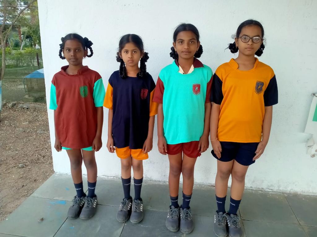 BoathGirls's tweet photo. Distribution of New PT dresses to our Students @DRonaldRose @Collector_ADB @TSWREISOCIETY https://t.co/RV6uZyPE1g