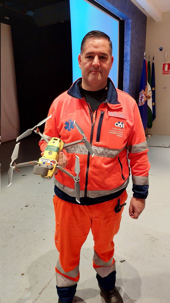 En la <a href="/dipucordoba/">Diputación de Córdoba</a> se lleva a cabo las jornadas de febrero "Pensando desde el corazón". Donde miembros del #CES061 enseñan #RCP (<a href="/Coralchm/">Coral Chacón Manzano</a> y <a href="/Mcal04La/">Manuel de la Cal</a>)
También se ha presentado el Grupo de Trabajo de #Drones, siendo nuestro #TES <a href="/dgalvez061/">Daniel</a> el único integrante de #Córdoba