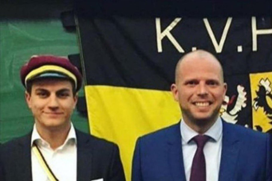 servranckxj's tweet photo. #DrieSS @tomvangrieken @Bart_DeWever @geertwilderspvv @thierrybaudet ? Belgische en Hollandse racisten en fascisten!
@destandaard @lesoir @vrtnws @TwitPolitique @Knack @LeVif https://t.co/RpsmzpqmXs