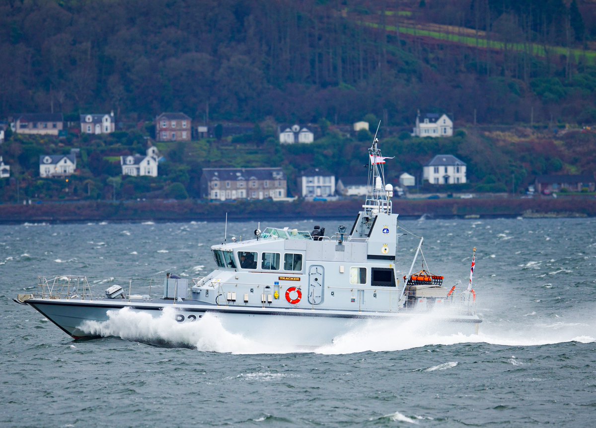 SheilaLWeir's tweet photo. Love when the boats use the Largs channel - so much nearer to me!

HMS Tracker this morning, now berthed in Largs, hopefully to escort HMS Queen Elizabeth up the Clyde tomorrow.
@RoyalNavy #hmstracker #P274 #patrolboat #boat #navy #naval #shipping #firthofclyde https://t.co/QO75PwFxlp