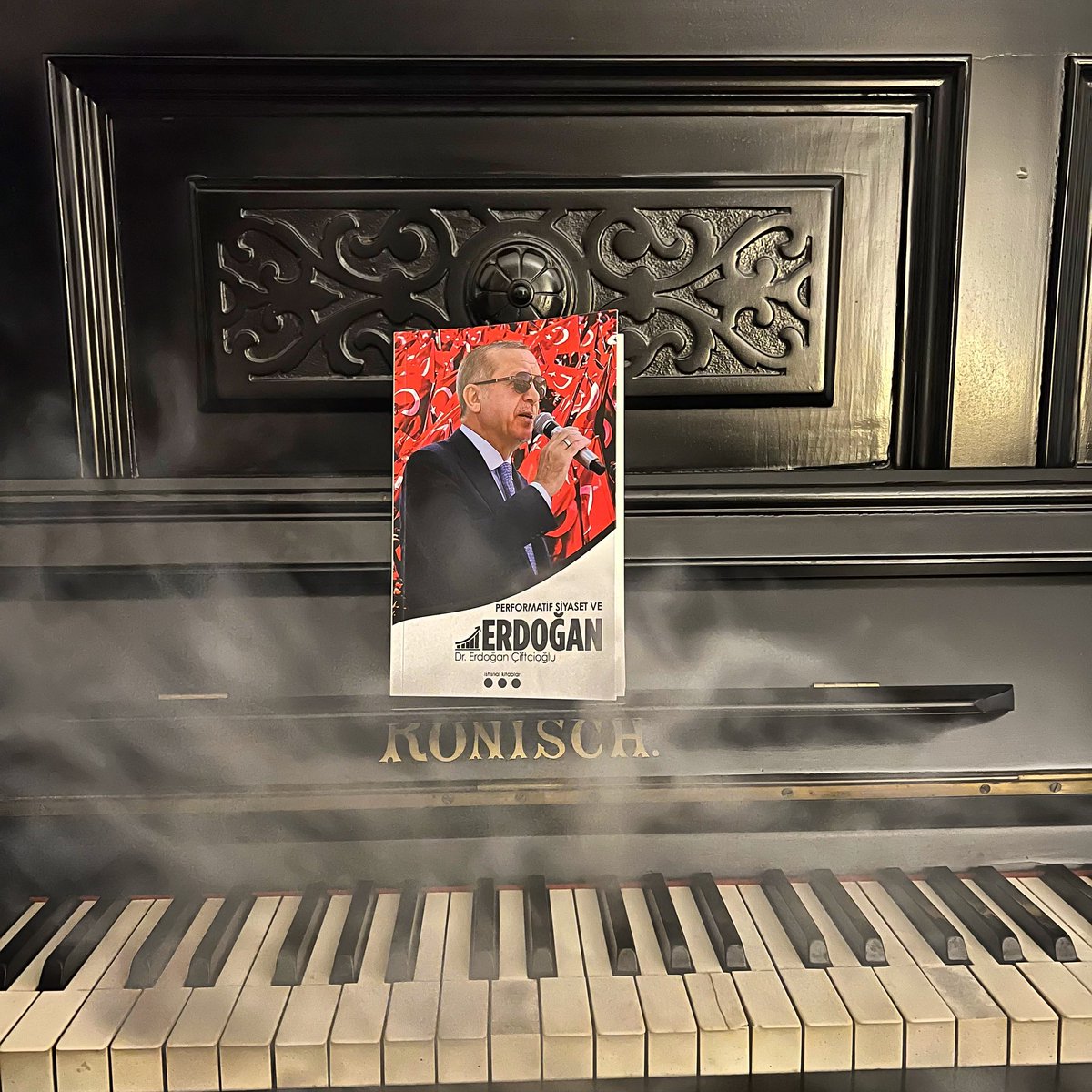 Performatif Siyaset ve Erdoğan

Nasıl ?

kidega.com/performatif-si…

dr.com.tr/kitap/performa…