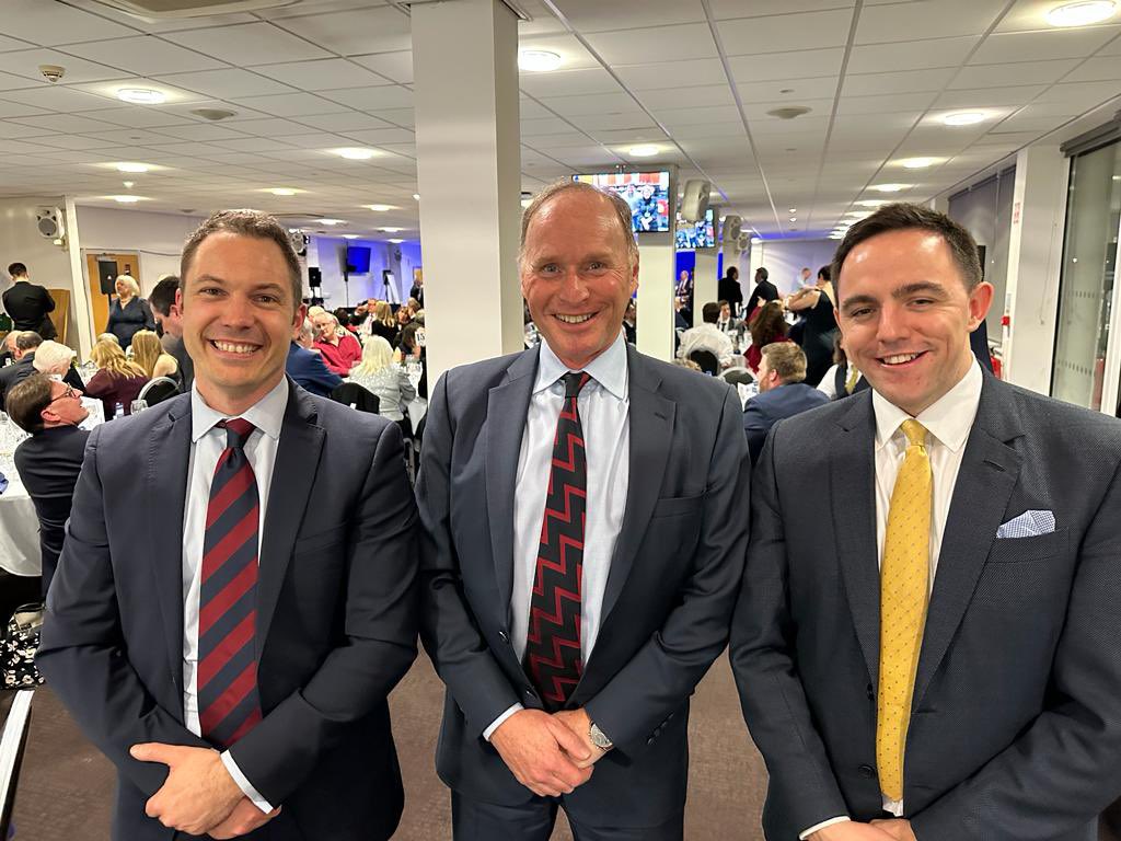 EJ_McGuinness's tweet photo. Two sides of the same coin at #SWToryConf:

👔 - catching up with lots of friends and colleagues 🥂

🗳️ - working hard and winning elections💙

@Conservatives having strong support across the South West! 🚀 https://t.co/l0eoG5hgSu