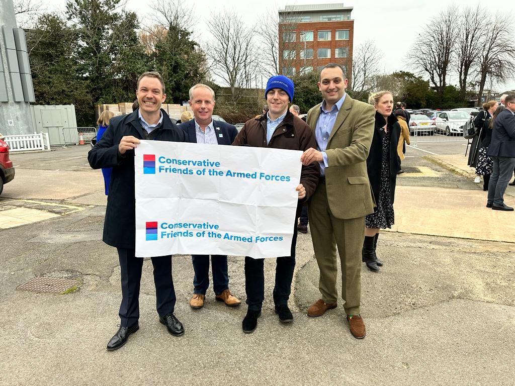 EJ_McGuinness's tweet photo. Two sides of the same coin at #SWToryConf:

👔 - catching up with lots of friends and colleagues 🥂

🗳️ - working hard and winning elections💙

@Conservatives having strong support across the South West! 🚀 https://t.co/l0eoG5hgSu