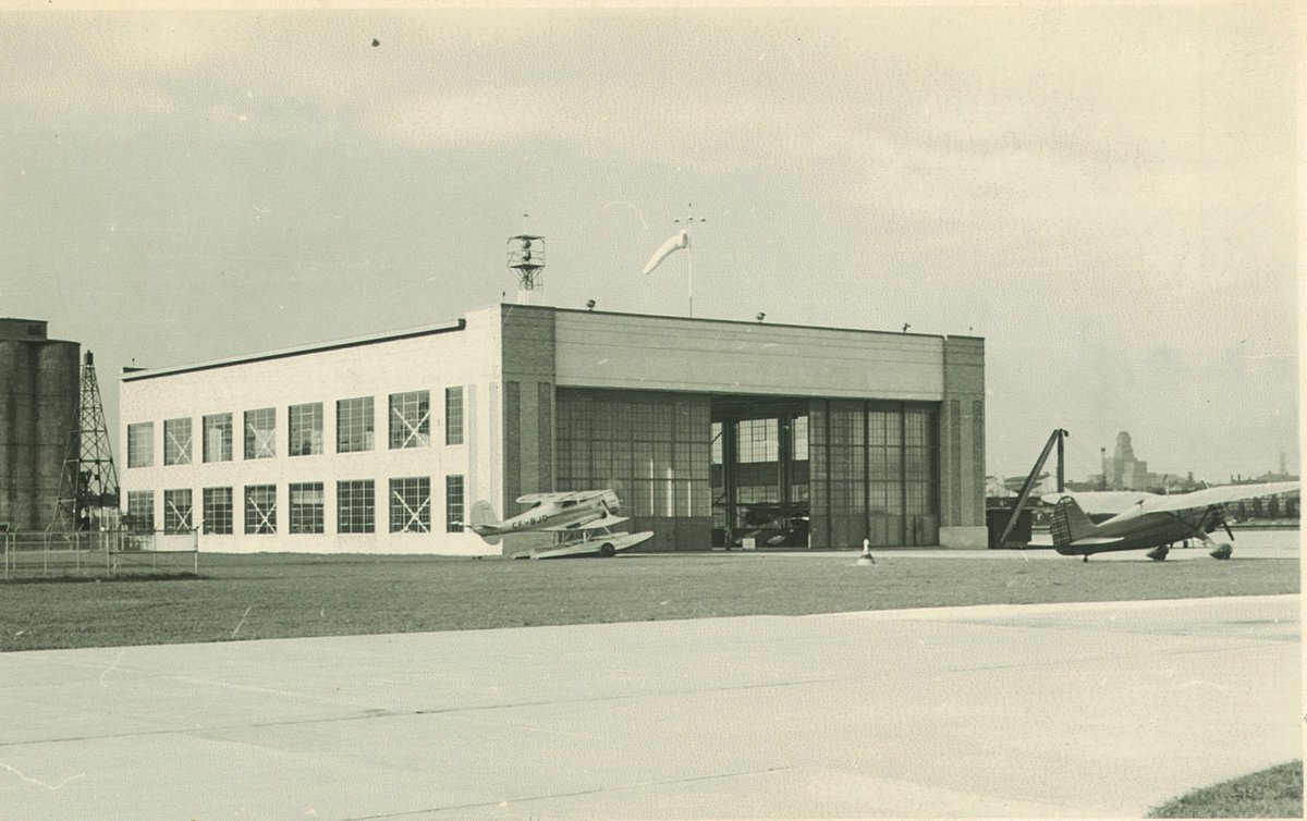 BBishopAirport's tweet photo. #OTD in 1939 a Stinson SR-9F Reliant piloted by Harry F. McLean of Montreal landed at Toronto’s new island airport. Making February 4, 1939, the day the first plane officially landed at @BBishopAirport.

#YTZ #AVGeek #Anniversary #TorontoHistory

📷 PortsToronto Archives https://t.co/4tcfguGQLq