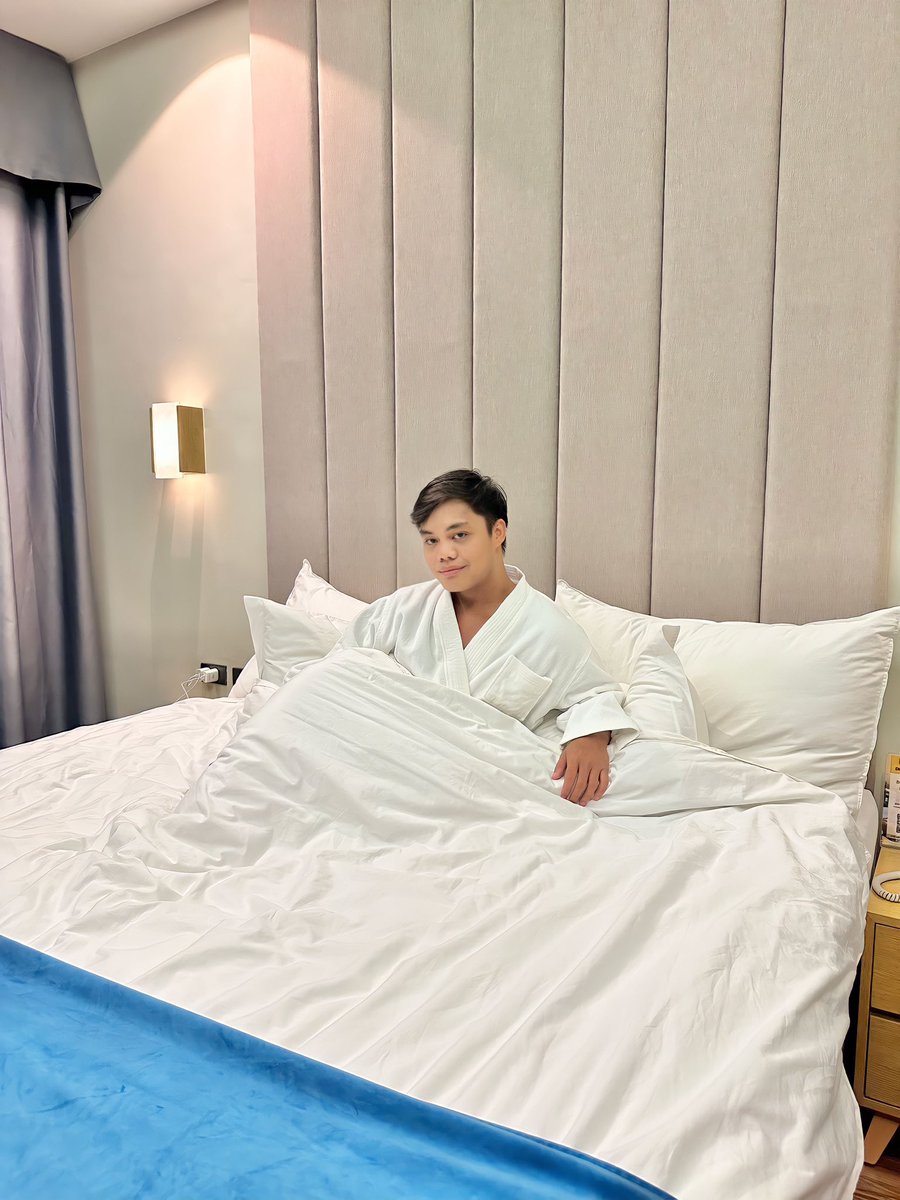 Heeystephen's tweet photo. Sleep with me? https://t.co/mUxYmbCsgL