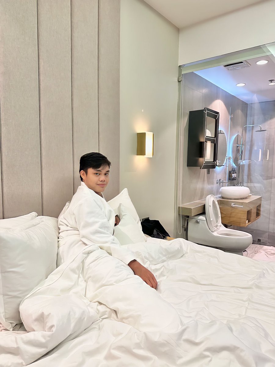 Heeystephen's tweet photo. Sleep with me? https://t.co/mUxYmbCsgL