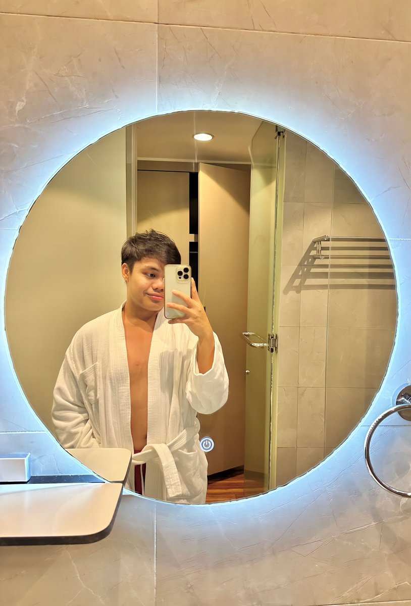 Heeystephen's tweet photo. Sleep with me? https://t.co/mUxYmbCsgL