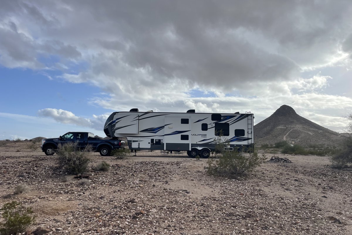 "Beautiful! This place is huge and has plenty of room to spread out. Good for larger RVs. Quiet and peaceful. Minimal highway noise. Do it!” -2plus5dogs

Dome Rock Mountain Camping Area | BLM - Quartzsite, AZ
campendium.com/dome-rock-moun…
⭐⭐⭐⭐ - 36 Reviews