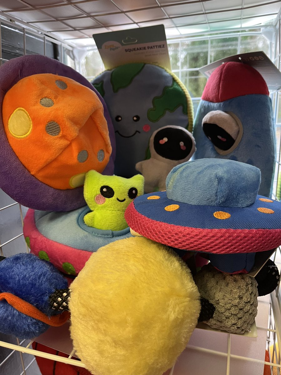 Have You Shopped Our #Space Paws Toy Collection?🛸 lovefrombetty.co.uk/collections/sp… #lovefrombetty #smallbusiness #lovecamberley #dogsofinstagram #dogsoftwitter #playtime #dogtoys #dogtoy #dogtoyseverywhere #dogtoysfordays #spacepaws #spaceship #spacerocket #planet #ufo #alien