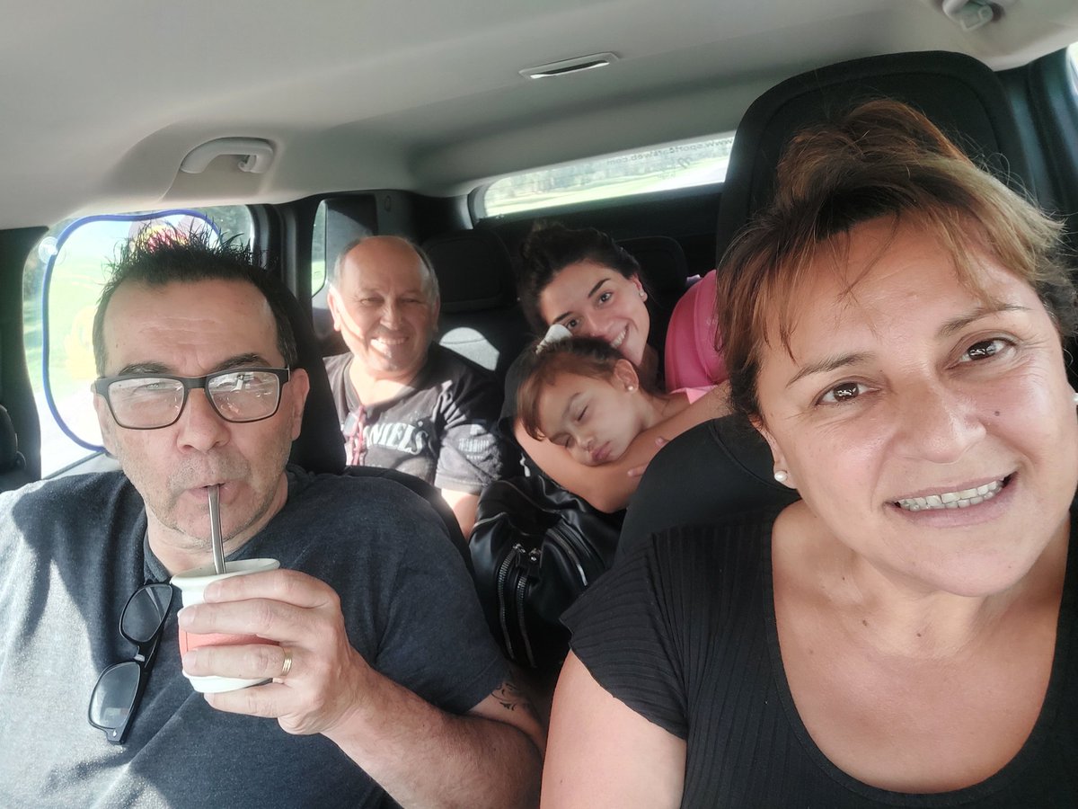 debyacost's tweet photo. Yendo con mi familia entera a chascomus #estefinde #TN somos de General Belgrano https://t.co/wBA1mlsCrg