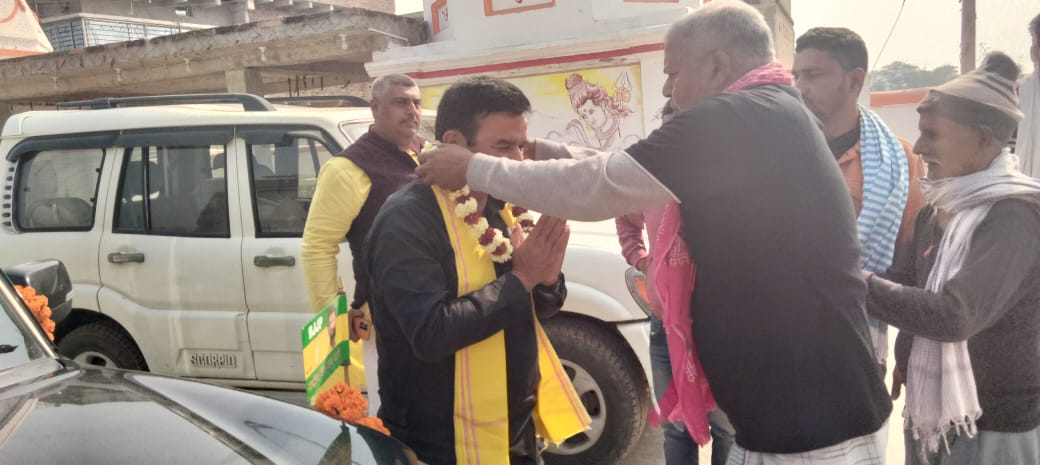 SatishTunna's tweet photo. मुंगेर जिला के रतनपुरा ग्राम में अपने लोगों के बीच, @RJP4Bihar के विचारों से अवगत कराया।

#RJJP4Bihar | @AshutoshBiharKa https://t.co/gn2WRsOZmI