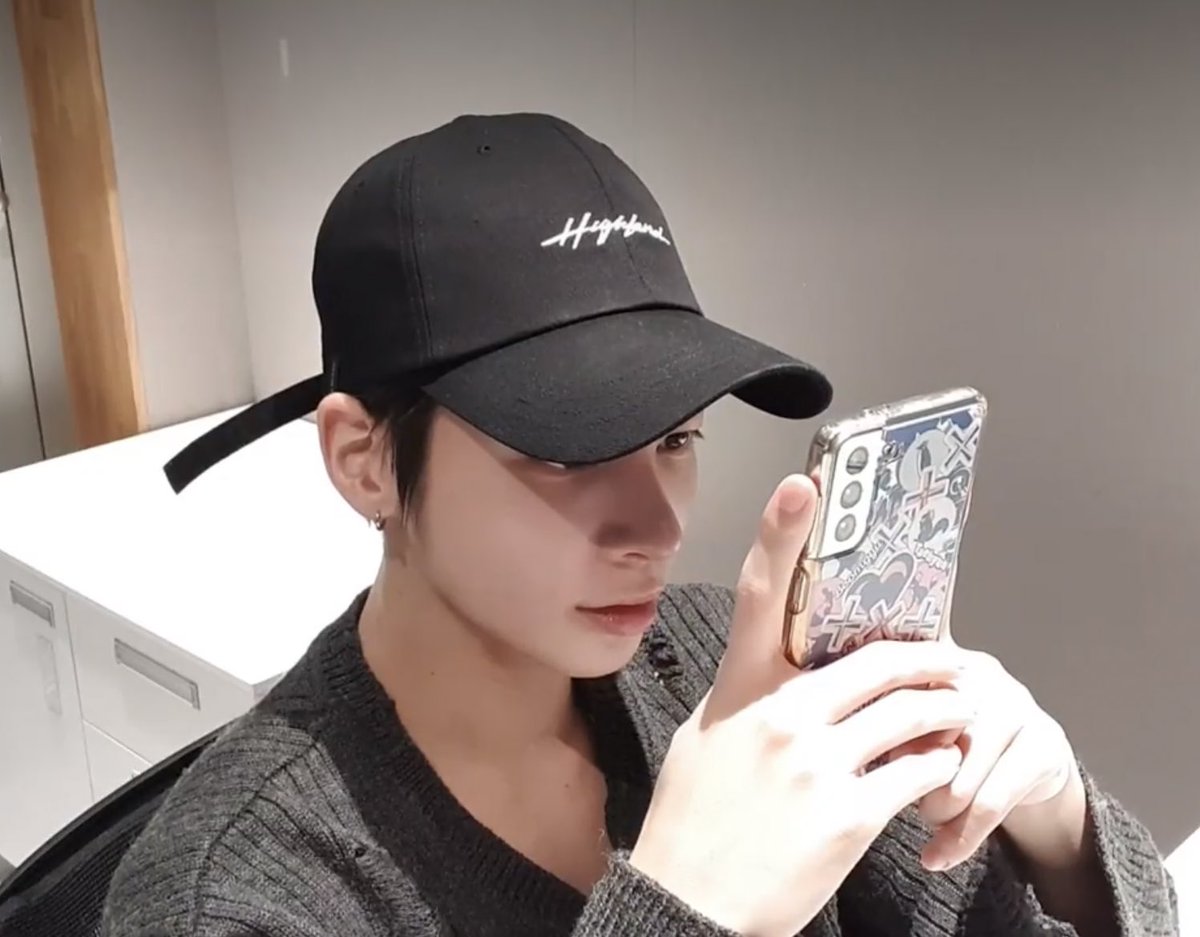 byet_ideal's tweet photo. ∧,,,∧
(  ̳• · • ̳)
/    づ♡ 𝐇𝐀𝐏𝐏𝐘 𝐓𝐇 𝐃𝐀𝐘 

태현이의 생일을 축하하며 
이벤트를 진행합니다 
태현이가 즐겨쓰는 볼캡 모자를 #RT 추첨을 통해 1분께 선물해드려요 🐱🤍

🍓 국내 주소 한정
🍓 모아 한정
🍓 2월 7일 이후 당첨자 발표 https://t.co/P2dFvtlgI6