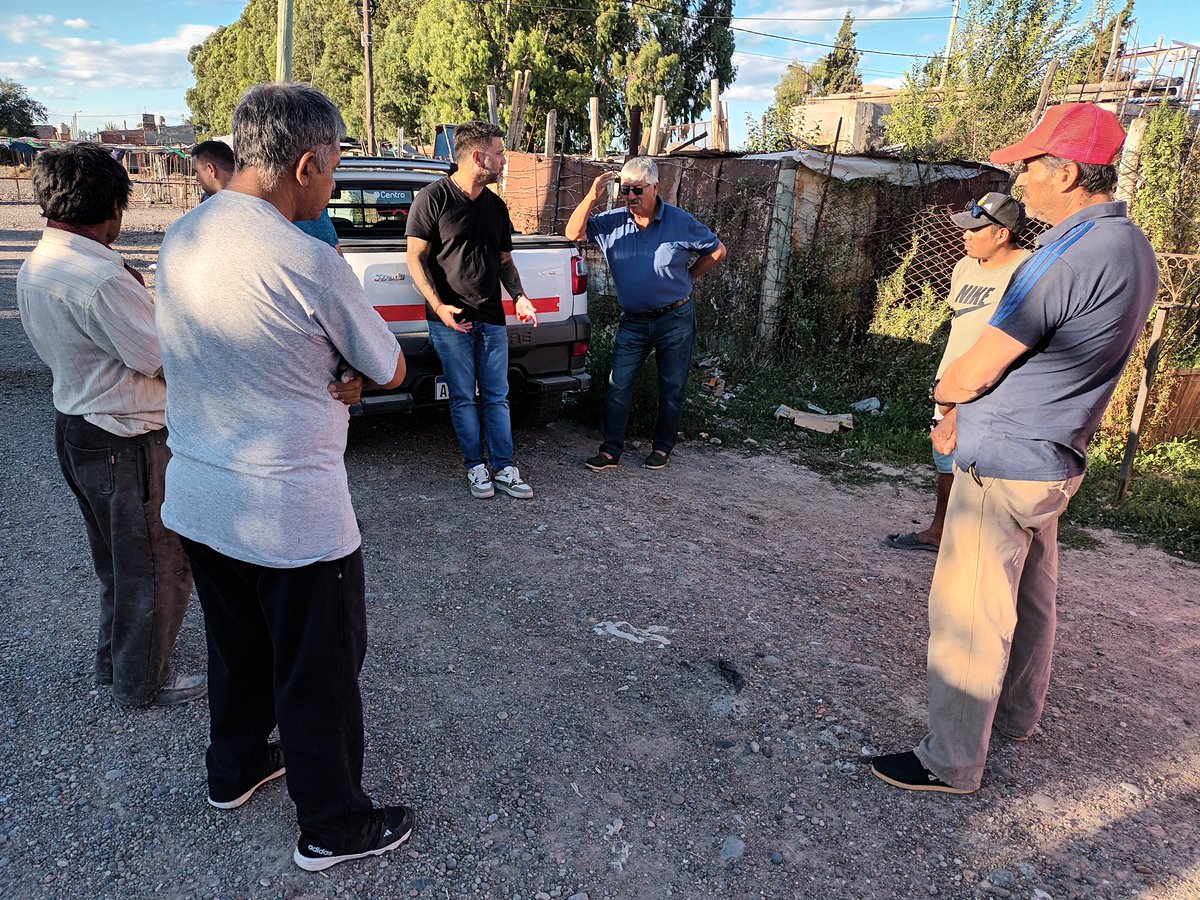 Muchos vecinos sienten que el gobierno municipal los ha abandonado. Parte de nuestro compromiso es recomponer ese tejido social y la relación entre el municipio y la gente.