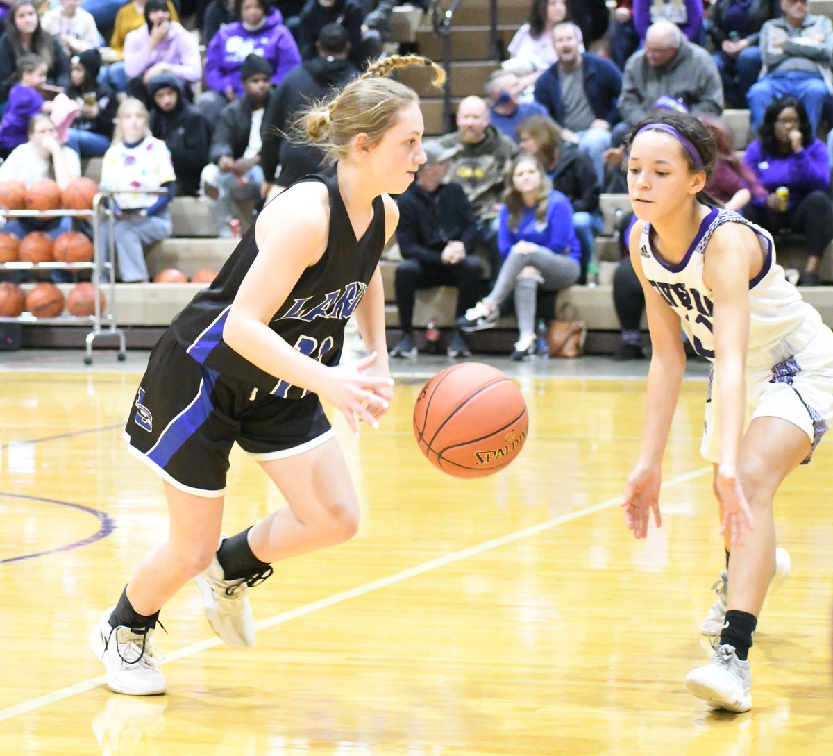 laruecohawks's tweet photo. LADY HAWKS BASKETBALL in action last night at Caverna

@daniellebrown45 @BballLc https://t.co/8z8qbp0wTP