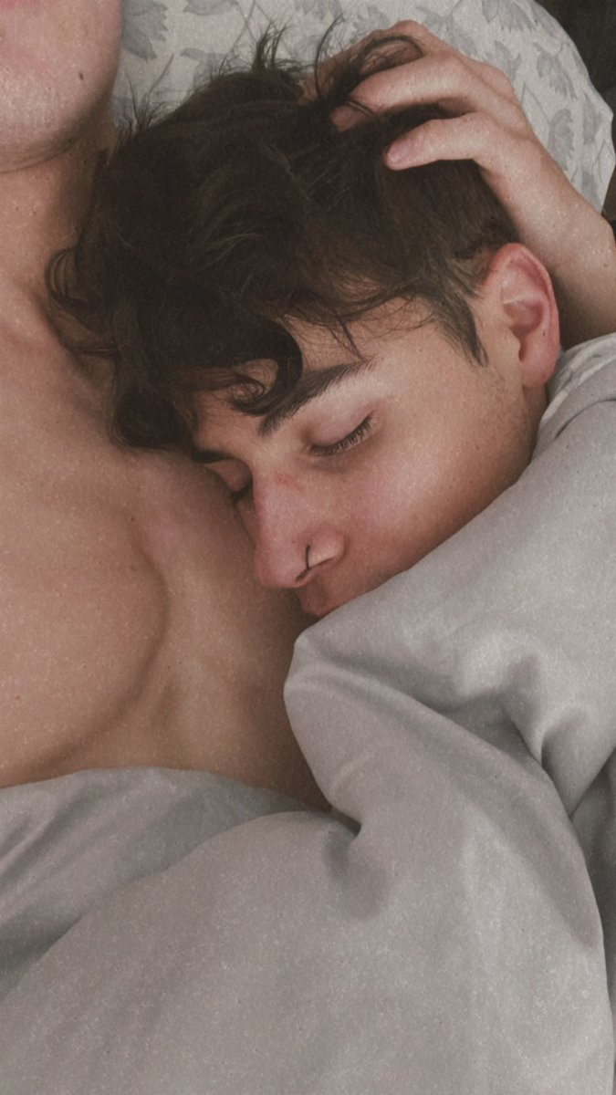 SebastianDuqueS's tweet photo. Despertarme así 😍 https://t.co/GYaOwJiRu1