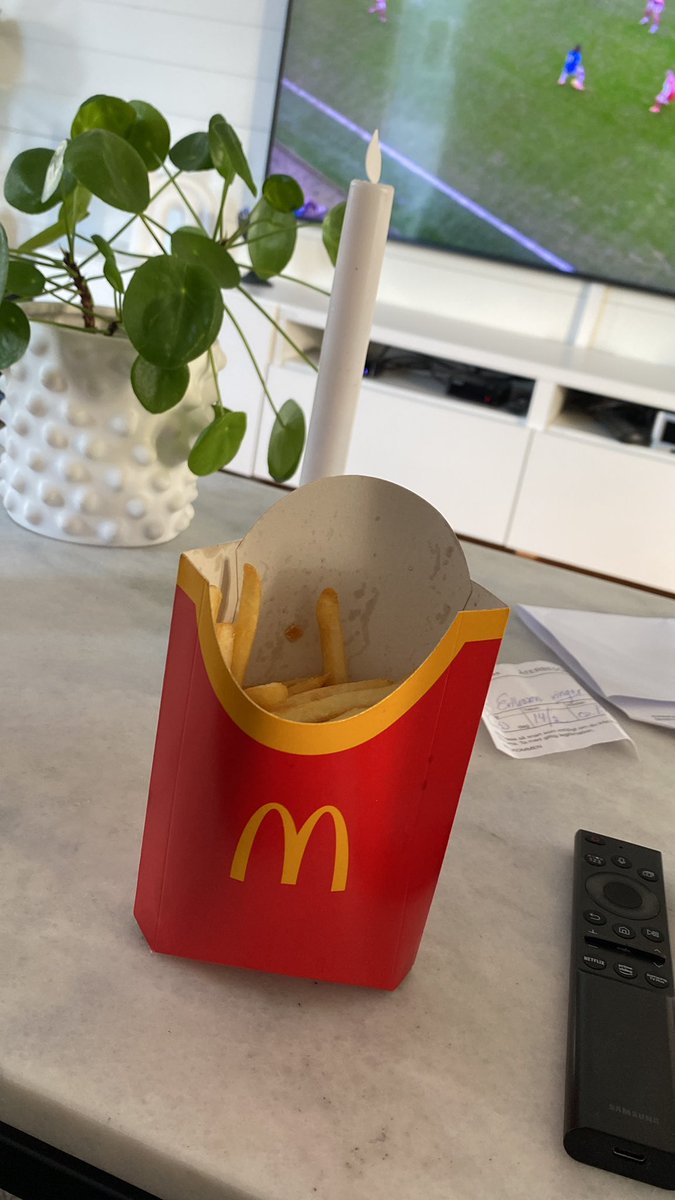 Välfylld pomme, plusmeny <a href="/mcdse/">McDonald's Sverige</a>