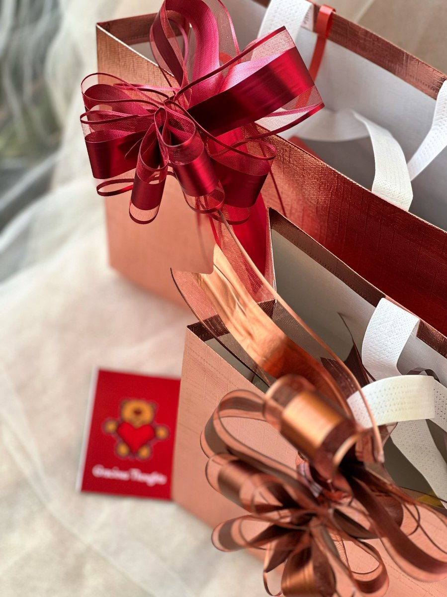 graciousthought's tweet photo. Just in case you were wondering how our special edition Valentine’s Day gift bags look, here you go!
At only 165k get a bag full of goodies for your loved one.
The last frame contains the details of what’s in this goodie bag.
#graciousthoughts #valentines #uotmarketday https://t.co/trBpEQeWEQ