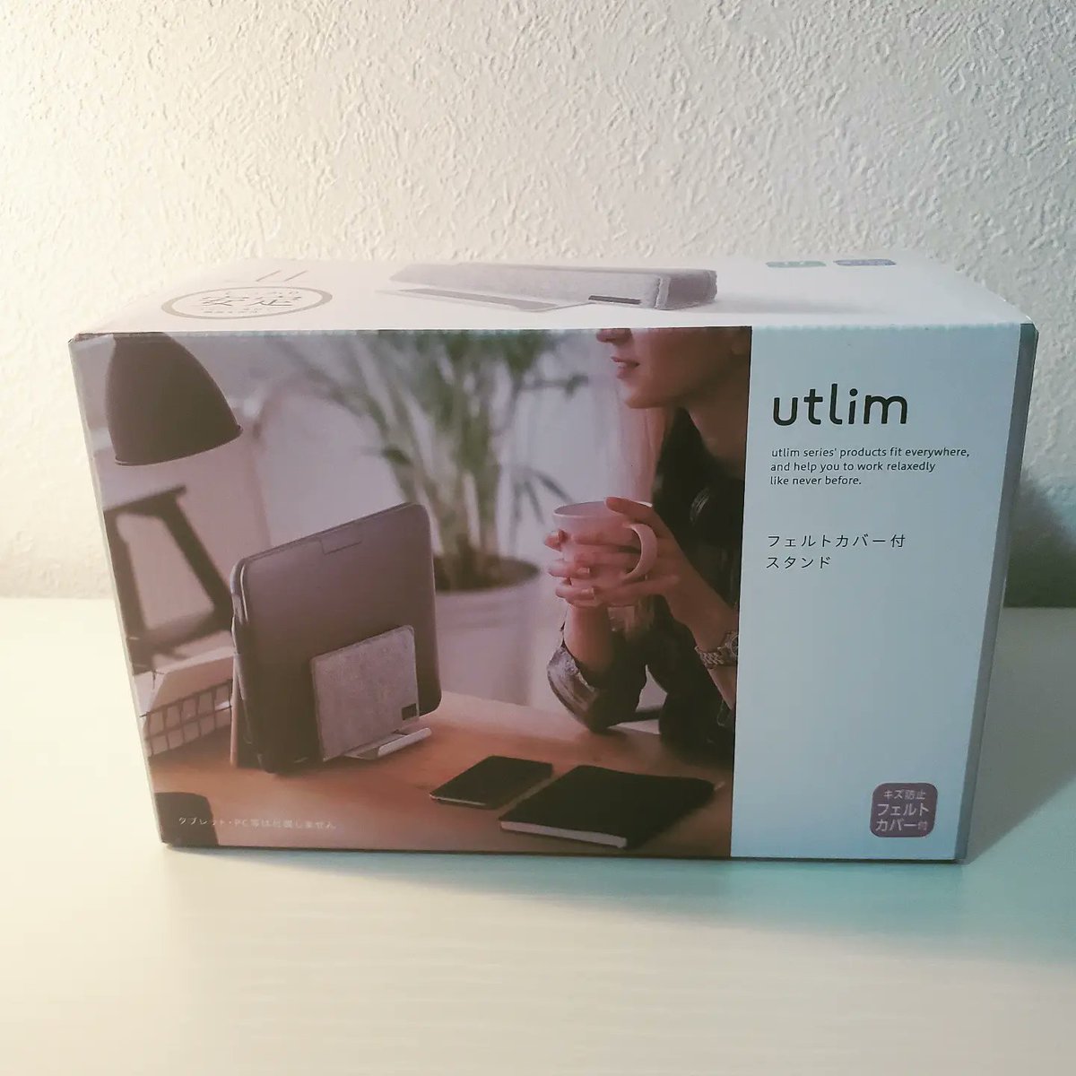kt_lognote's tweet photo. Utlim(ユートリム)ってメーカーのタブレット・スマホスタンドが可愛いかったので購入してみたけど、イメージ通りだった🤭
1400円くらいだったかな?
手前に置けばそのまま使えるし真ん中にも収納できるし何気に便利そう。
#Utlim #文房具好きと繋がりたい https://t.co/7L9bEmCJ0y