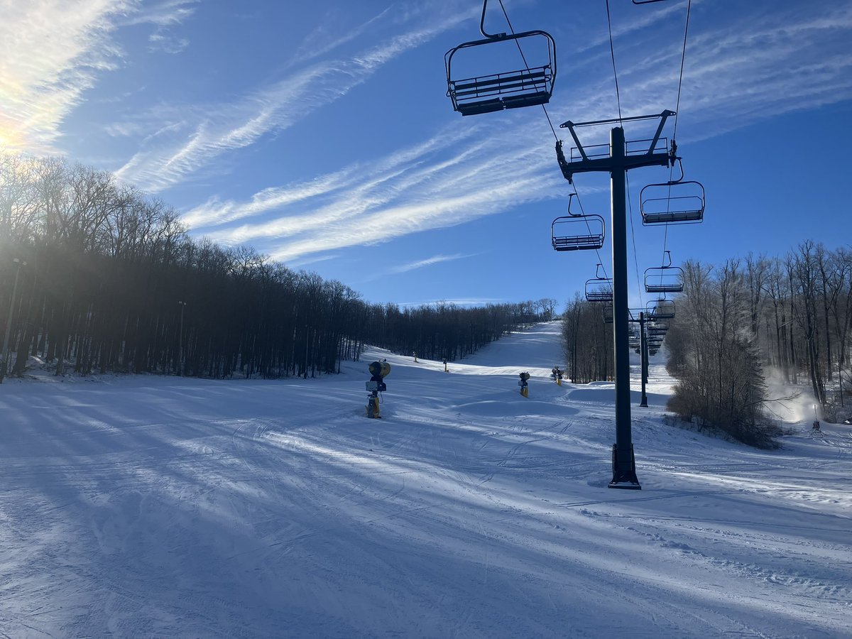 HashtagPartyPat's tweet photo. Don’t forget your booties today @HVResortPA a crisp 7 degrees currently.  Conditions looks great though https://t.co/pXEdCVBE94