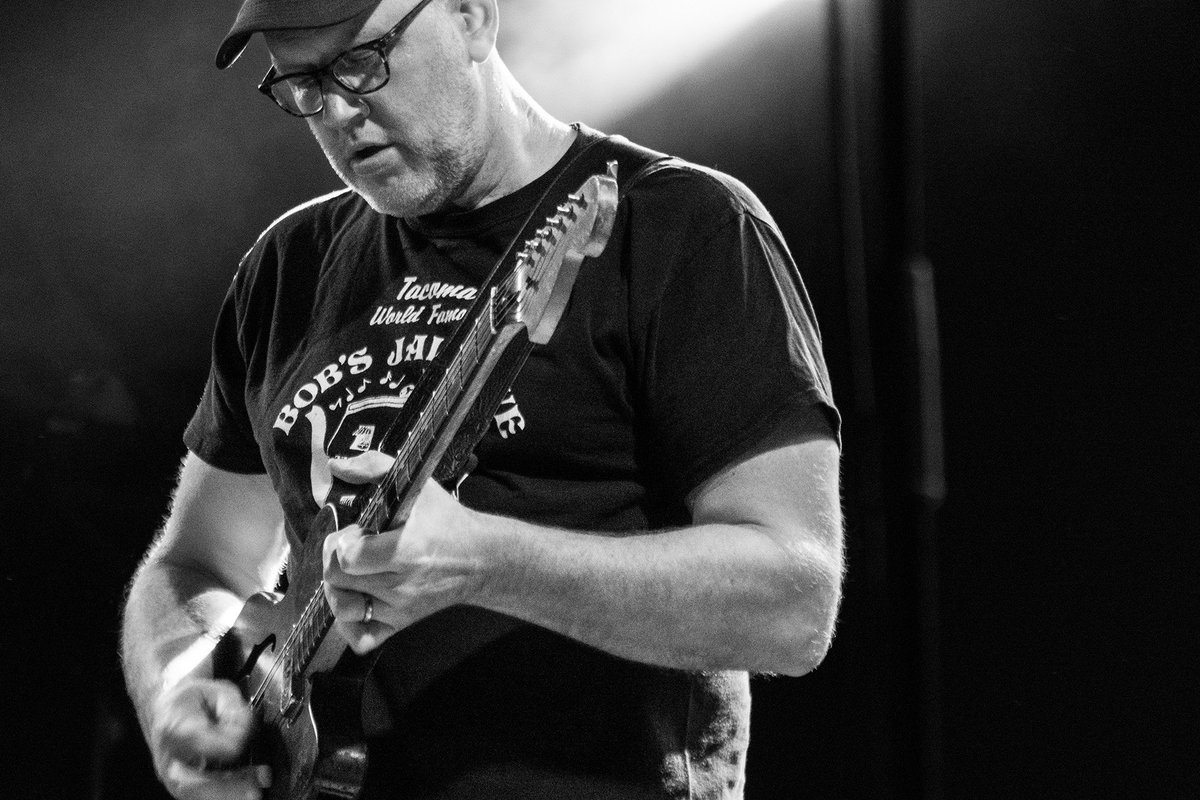 Eric_Bachmann's tweet photo. Another week of tour starts Tuesday in LA. Info & link to tix in bio.
2/7 Teragram Ballroom, LA
2/8 Great American Music Hall, San Fran
2/10 & 11 Mississippi Studios, Portland (SOLD OUT)
2/12 Neumos, Seattle
📸 by John LaCroix — thx!
#archersofloaf #ericbachmann #mergerecords https://t.co/GnWDFqTBmI