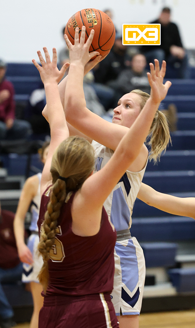 NBGX3Media's tweet photo. 1-30-23 The De Soto girls basketball team earned its first win of the year after topping Weston 57-56 in 2OT Monday night.
#dspirates #westonsilvereagles #wisgb https://t.co/pDs7PqXtKW