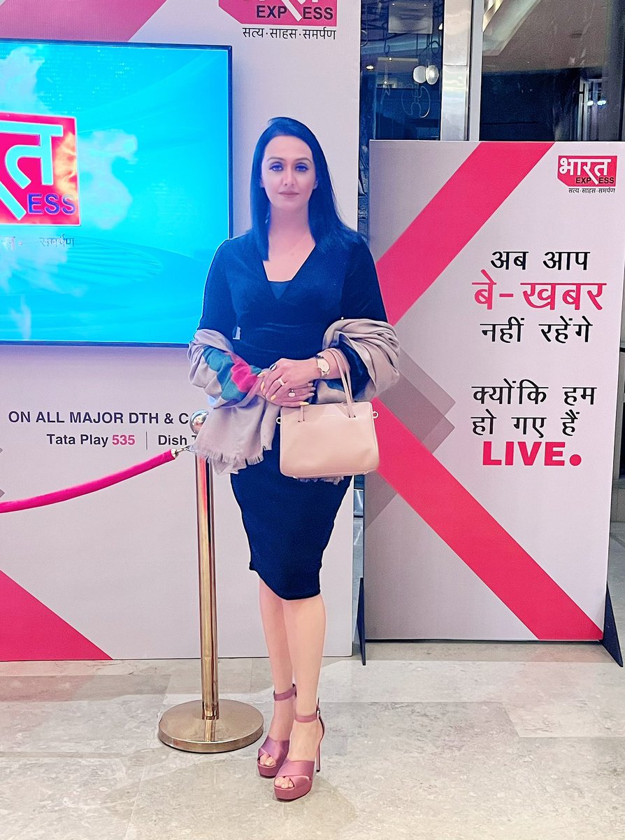 ManviTaneja7's tweet image. Congratulations to the entire team of Bharat Express💐
#bharatexpress #BharatExpressLaunch